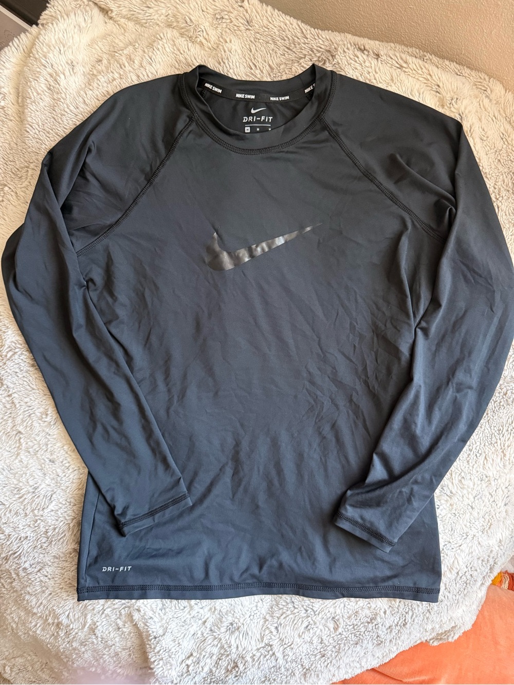 Nike Swim Dri-fit Women’s Black Long-Sleeve  Top Surf Rashguard Gaurd
